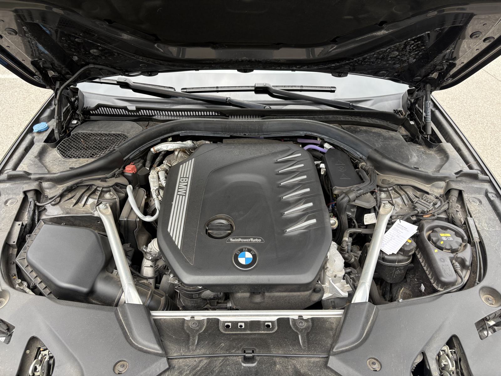 BMW serija 5 Touring 530d xDrive M paket full, fotografija 15
