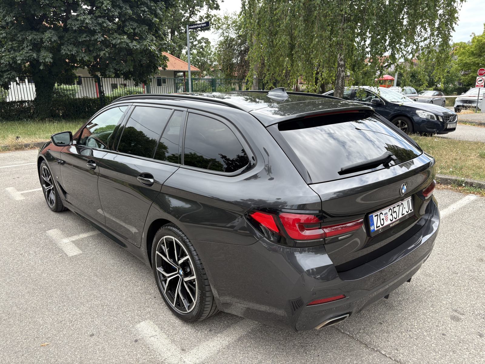 BMW serija 5 Touring 530d xDrive M paket full, fotografija 9