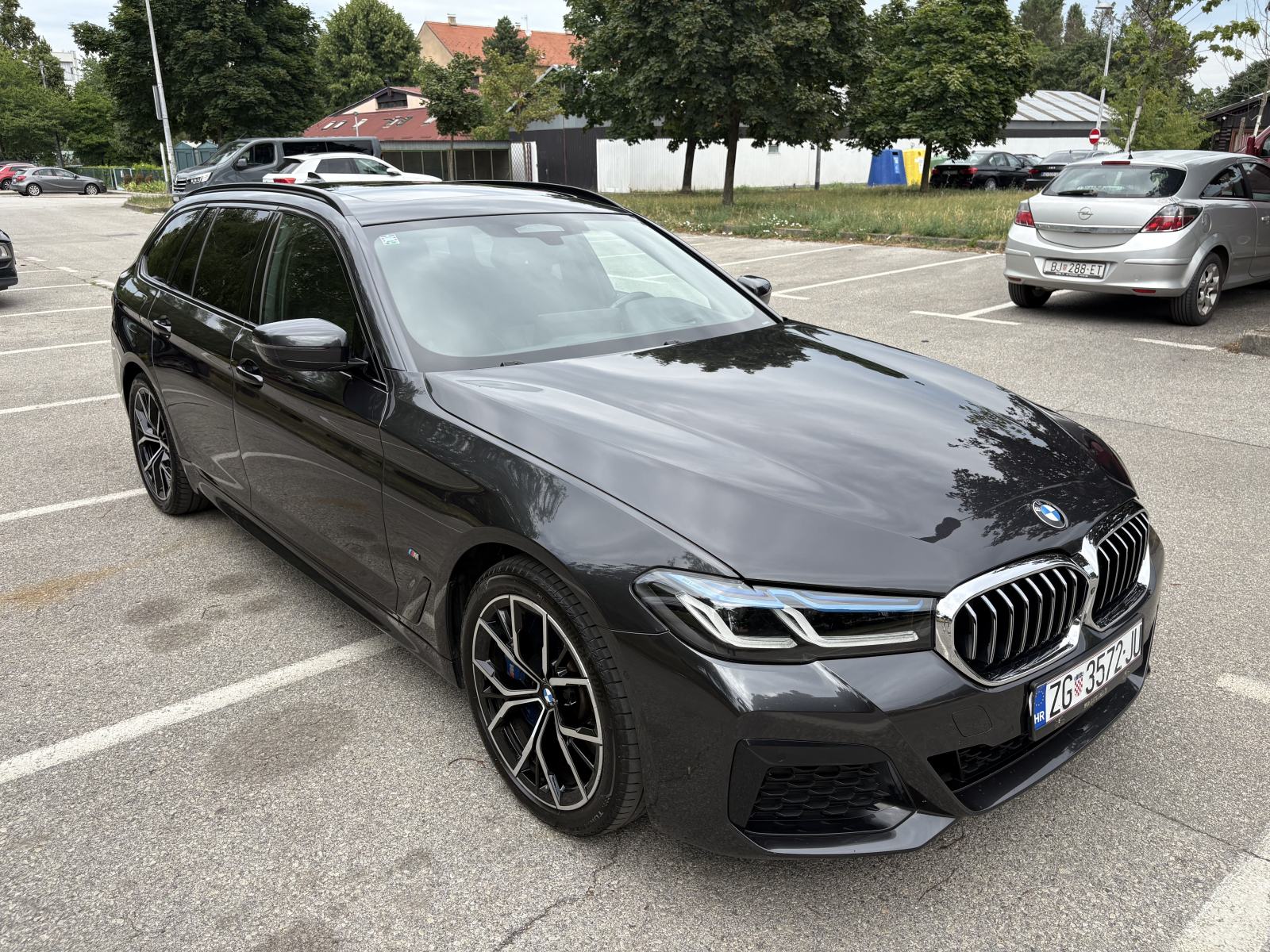 BMW serija 5 Touring 530d xDrive M paket full, fotografija 2