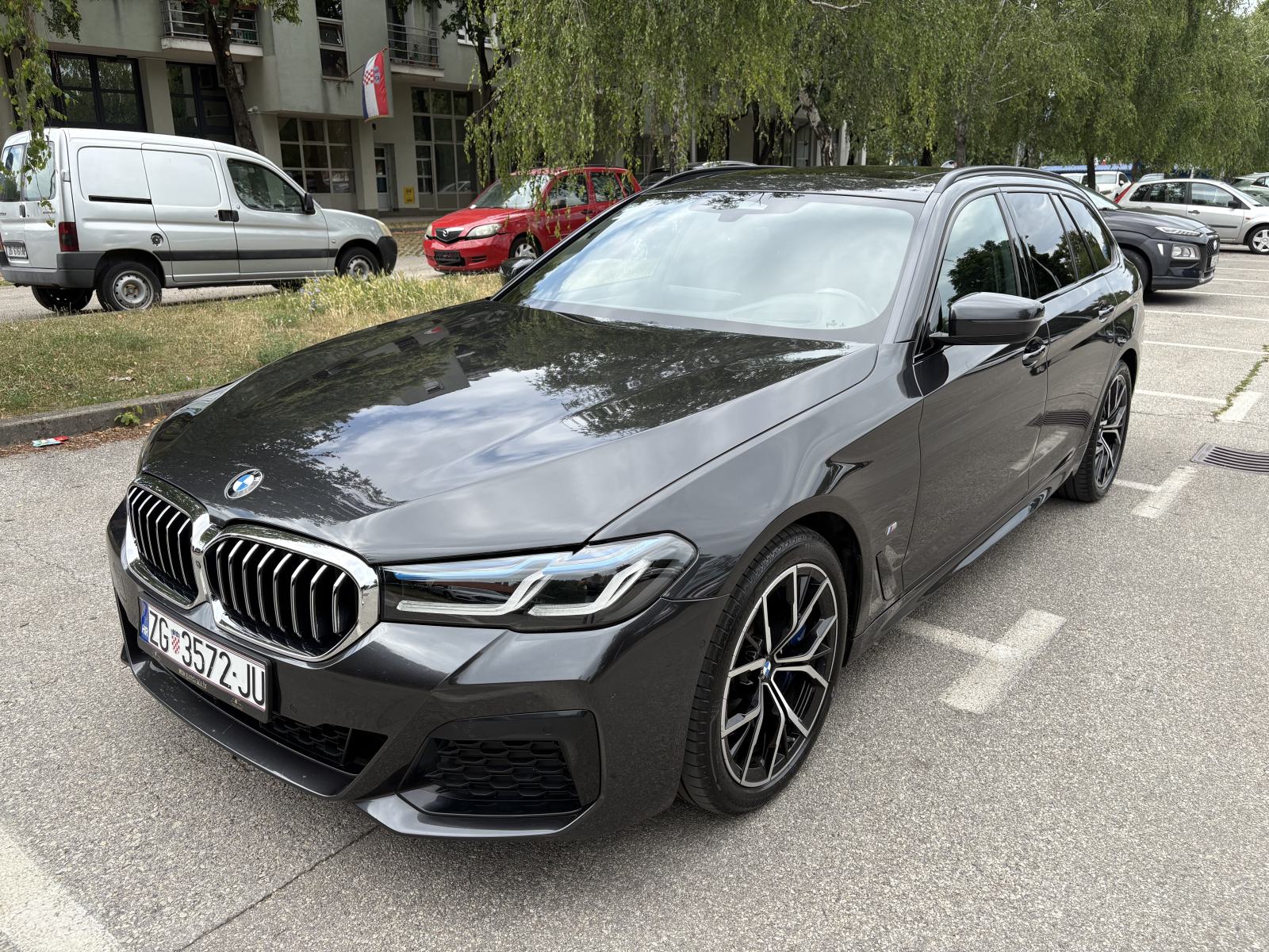 BMW serija 5 Touring 530d xDrive M paket full, fotografija 6