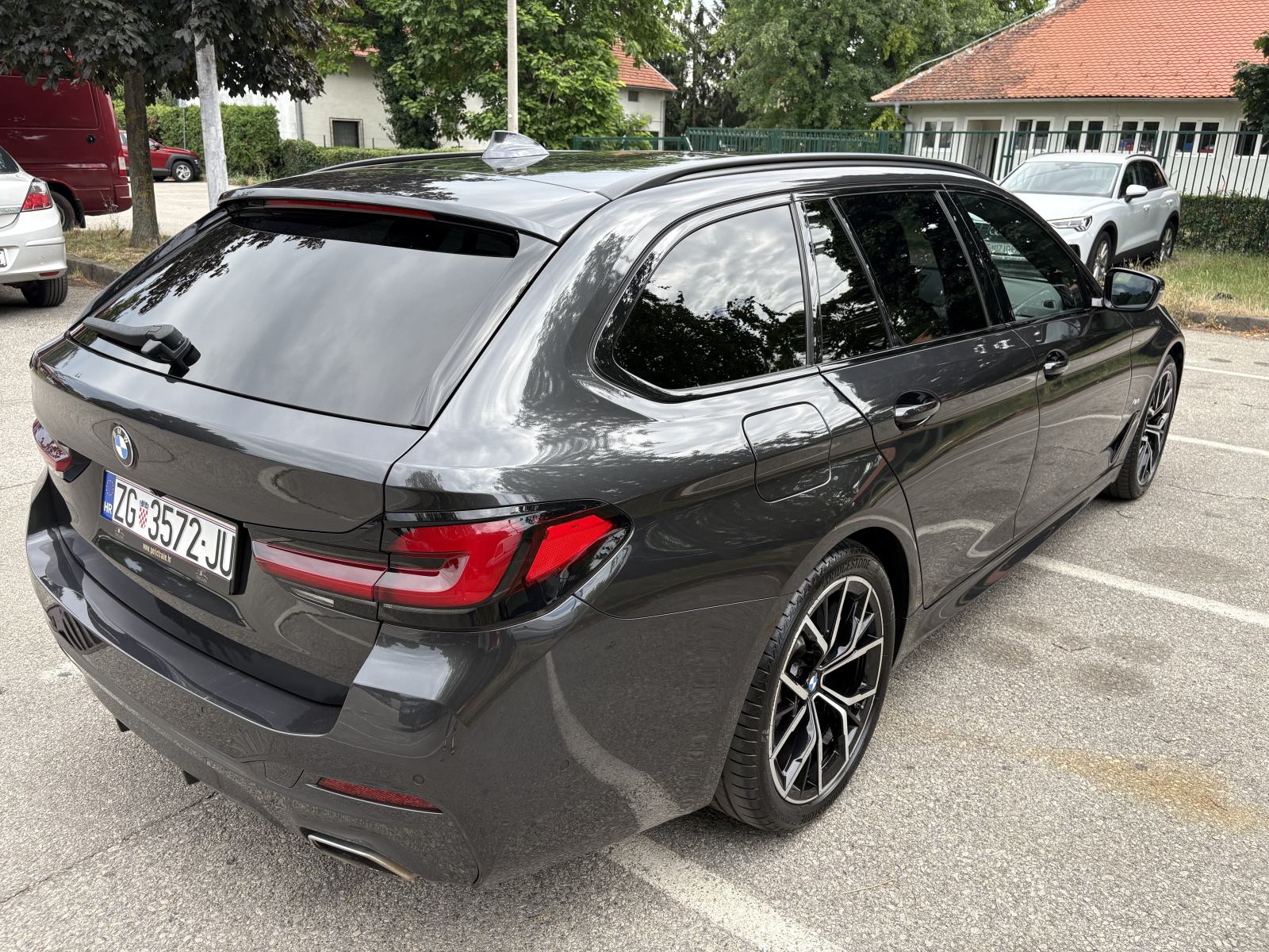 BMW serija 5 Touring 530d xDrive M paket full, fotografija 13