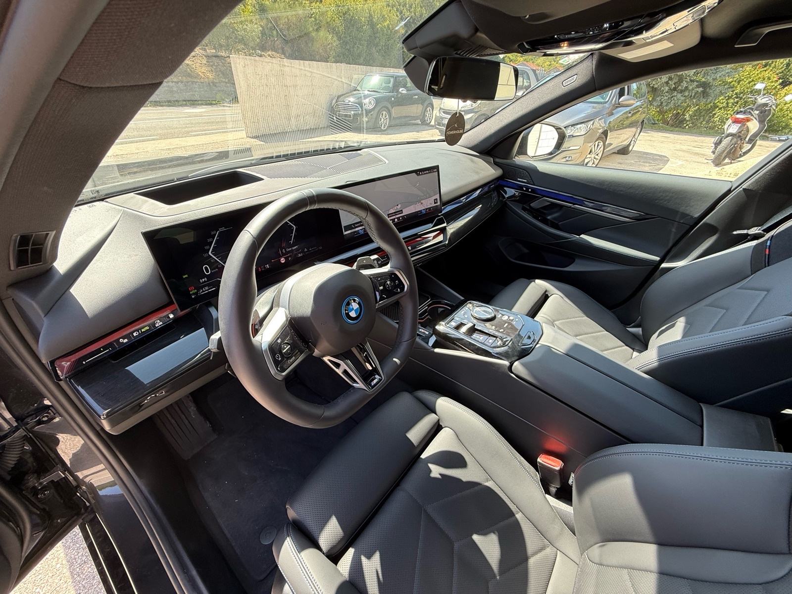 BMW serija 5 Touring 530e automatik M Sport, fotografija 16