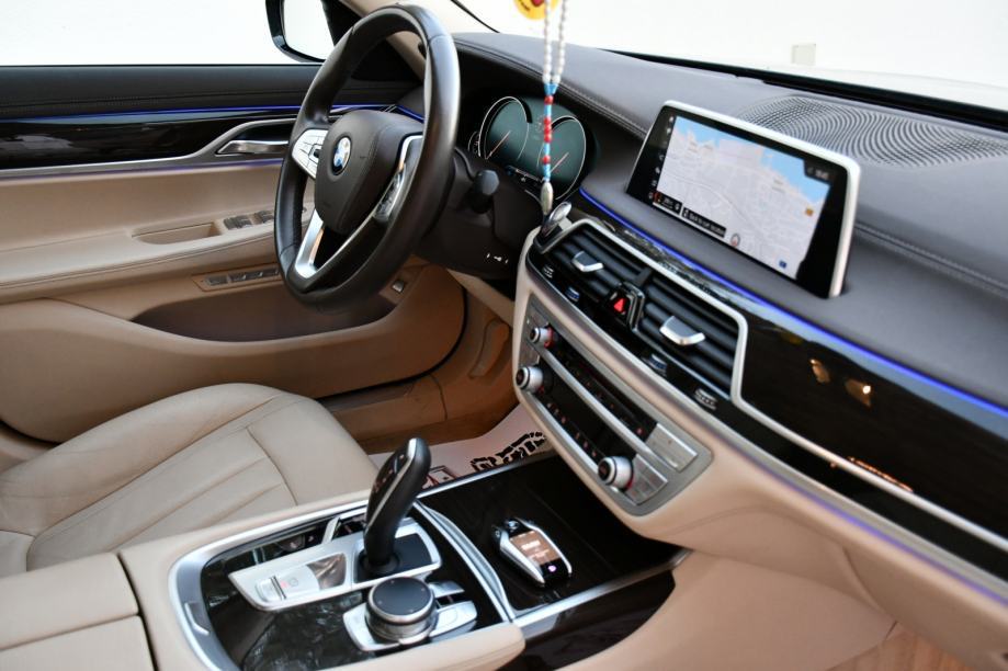 BMW serija 7 730d Automatik~Led~Koža~Virtual~Navigacija~Alu 20’, fotografija 20