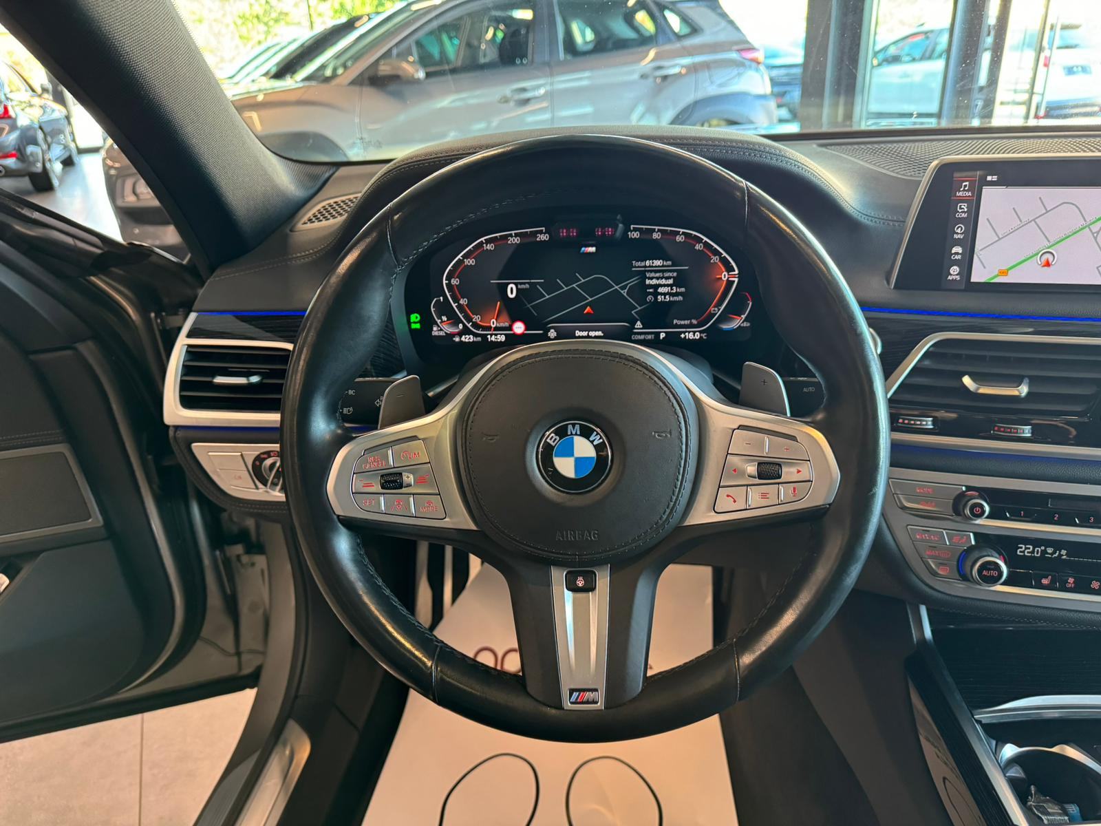 BMW 730d M-PAKET • LASER • ALU20" • KAM 360 • ŠIBER • H&K • HEAD-UP, fotografija 19