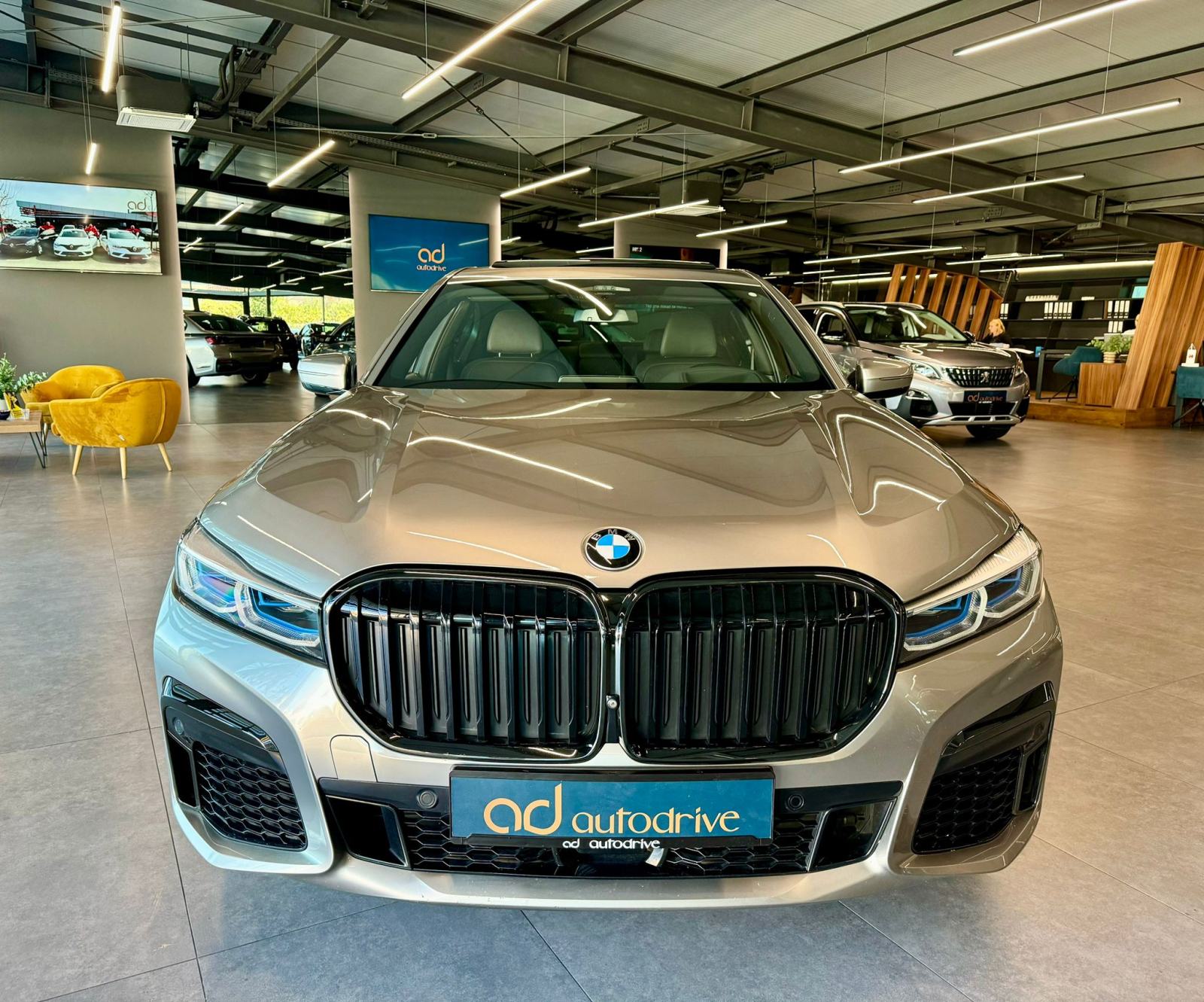 BMW 730d M-PAKET • LASER • ALU20" • KAM 360 • ŠIBER • H&K • HEAD-UP, pogled izvana - slika 4