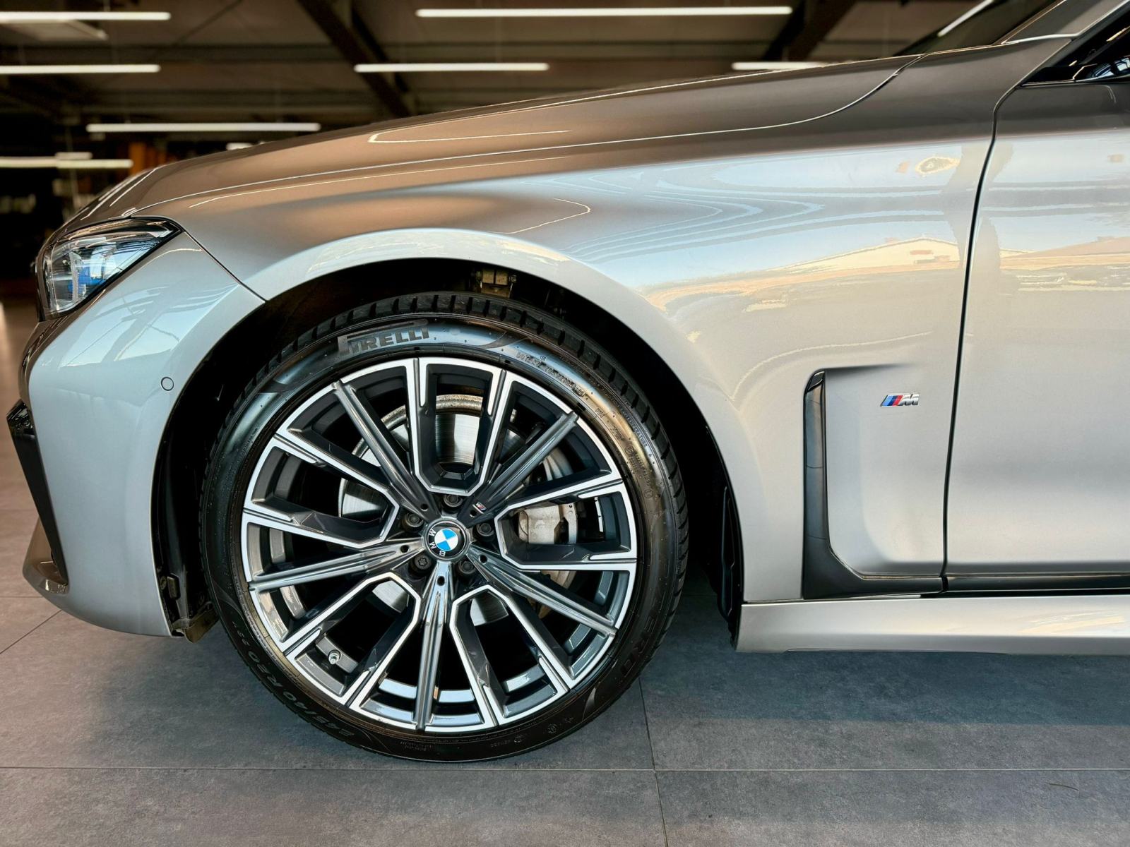 BMW 730d M-PAKET • LASER • ALU20" • KAM 360 • ŠIBER • H&K • HEAD-UP, fotografija 12