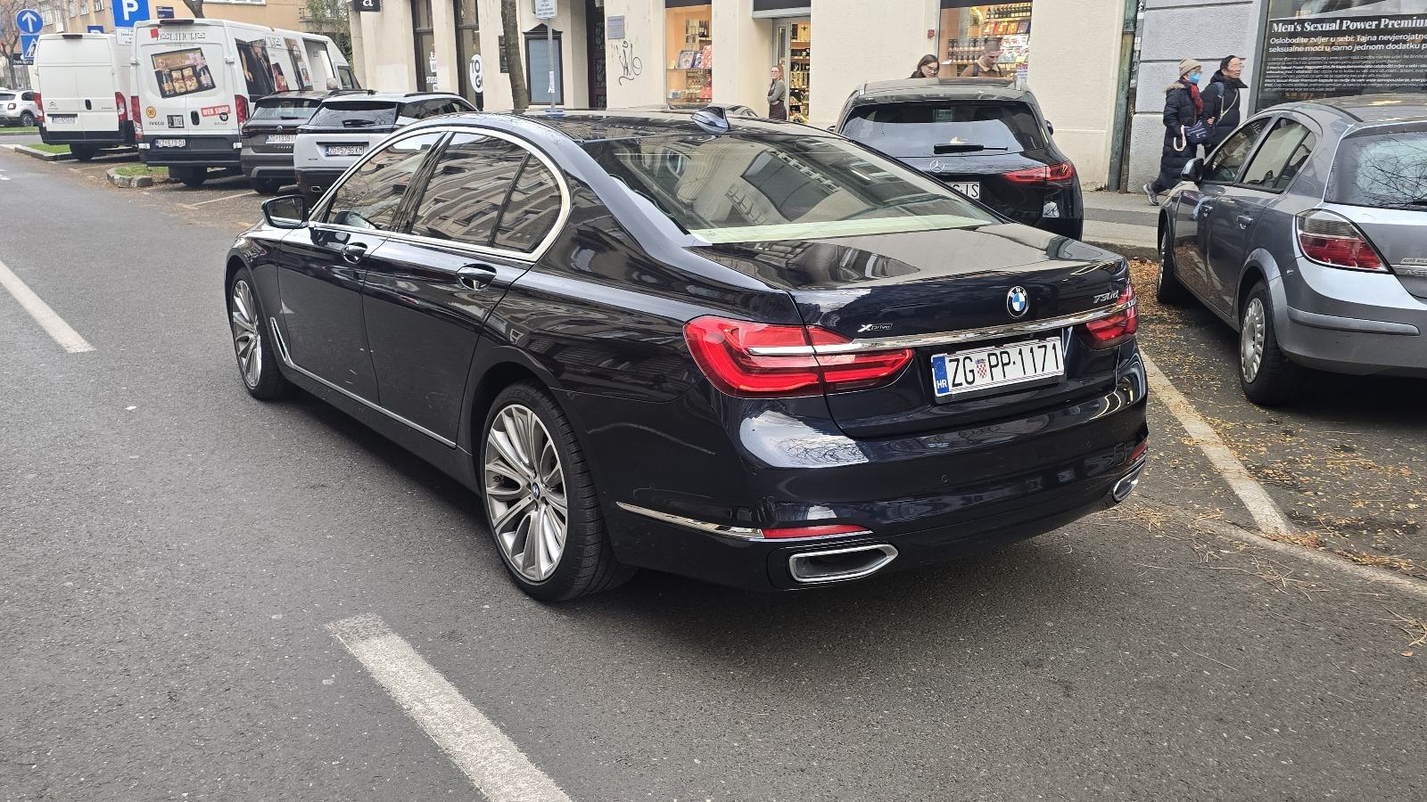 BMW serija 7 730xd KARTICE-ZAMJENA, fotografija 6