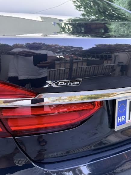 BMW serija 7 740d Xdrive - 360” KAMERA- ZRAČNI-ŠIBER-REG. 7/2027., fotografija 8