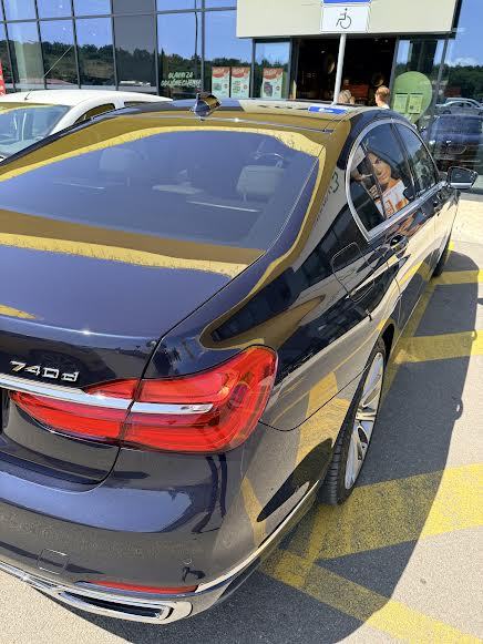 BMW serija 7 740d Xdrive - 360” KAMERA- ZRAČNI-ŠIBER-REG. 7/2027., fotografija 6