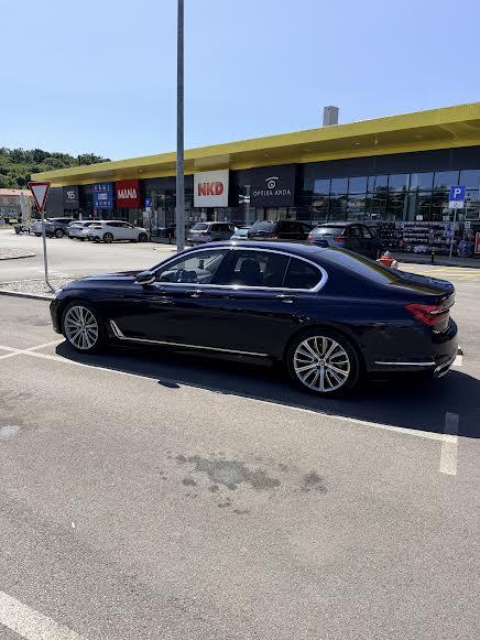 BMW serija 7 740d Xdrive - 360” KAMERA- ZRAČNI-ŠIBER-REG. 7/2027., fotografija 2