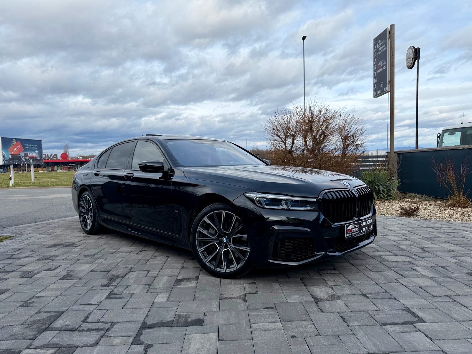 BMW serija 7 745e M-SPORT-LASER-ZRAČNI-MASAŽA-U PDV-u, fotografija 3