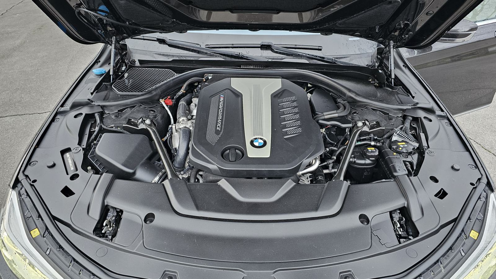 BMW 750xd, PDV, TOP STANJE, FULL OPREMA, H&K, Laser, 20", kuka, fotografija 15