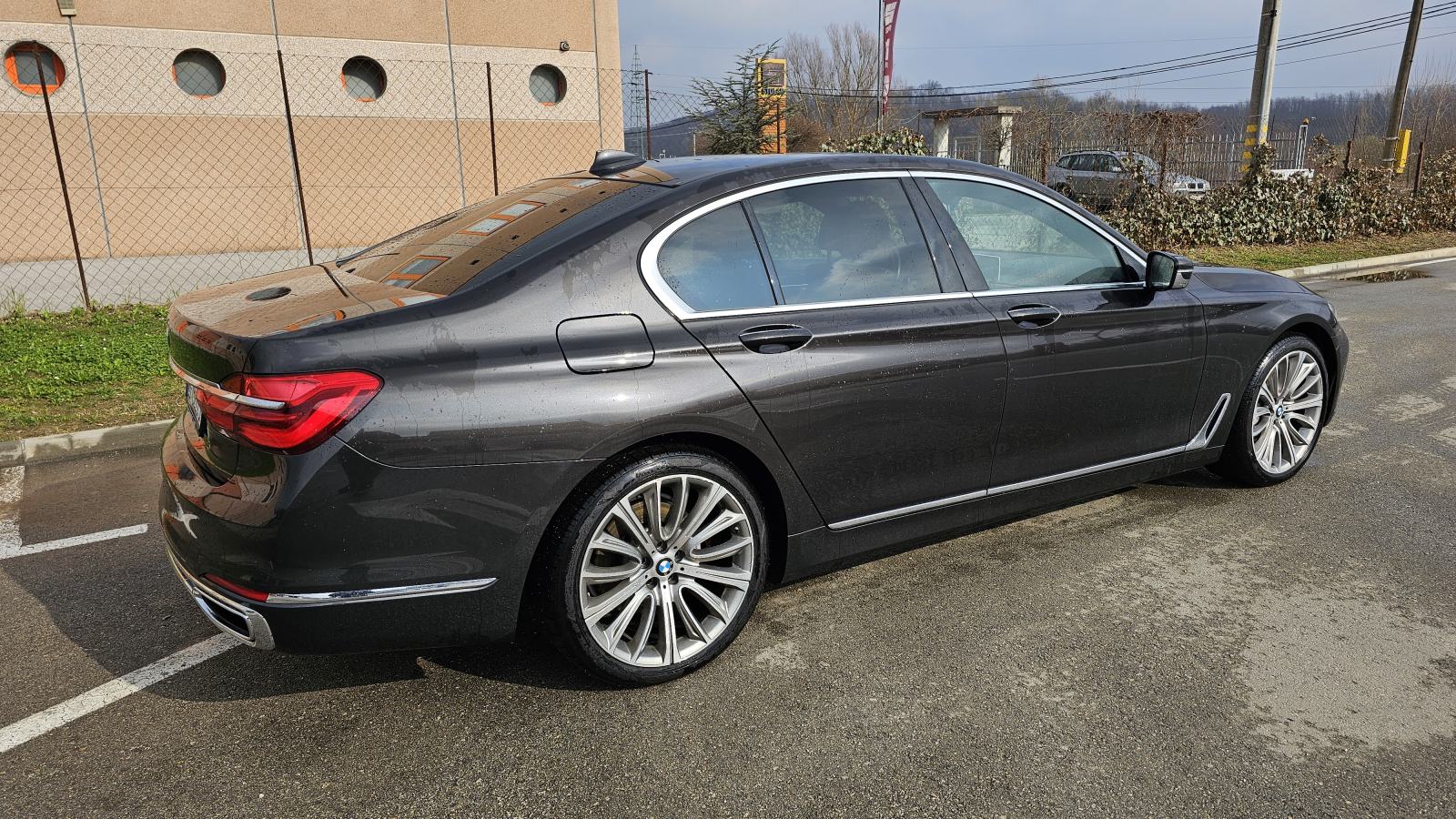 BMW 750xd, PDV, TOP STANJE, FULL OPREMA, H&K, Laser, 20", kuka, fotografija 9