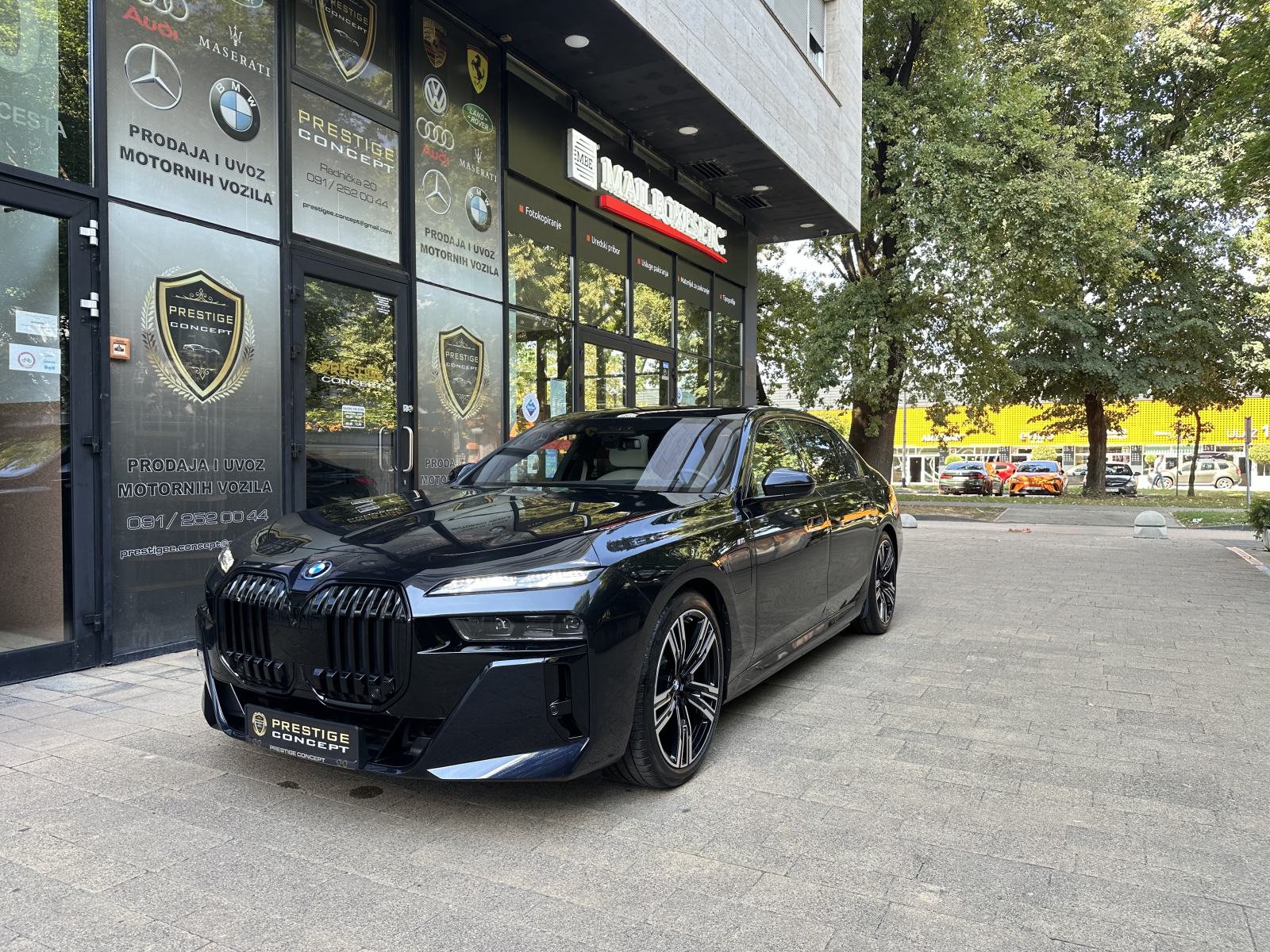 BMW serija 7 750e *M SPORT*XDRIVE*SVJ.PANORAMA*360° KAM*ZRAČNI*