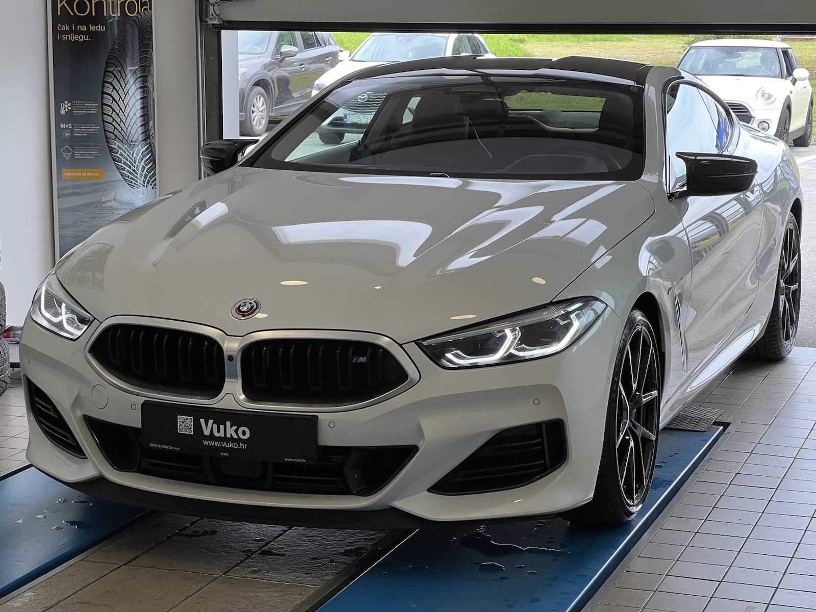BMW serija 8 M850i xDrive Coupe, fotografija 3