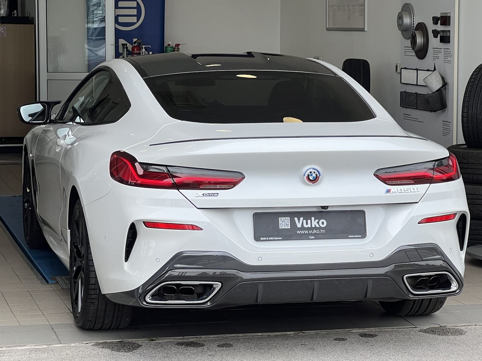 BMW serija 8 M850i xDrive Coupe, fotografija 4
