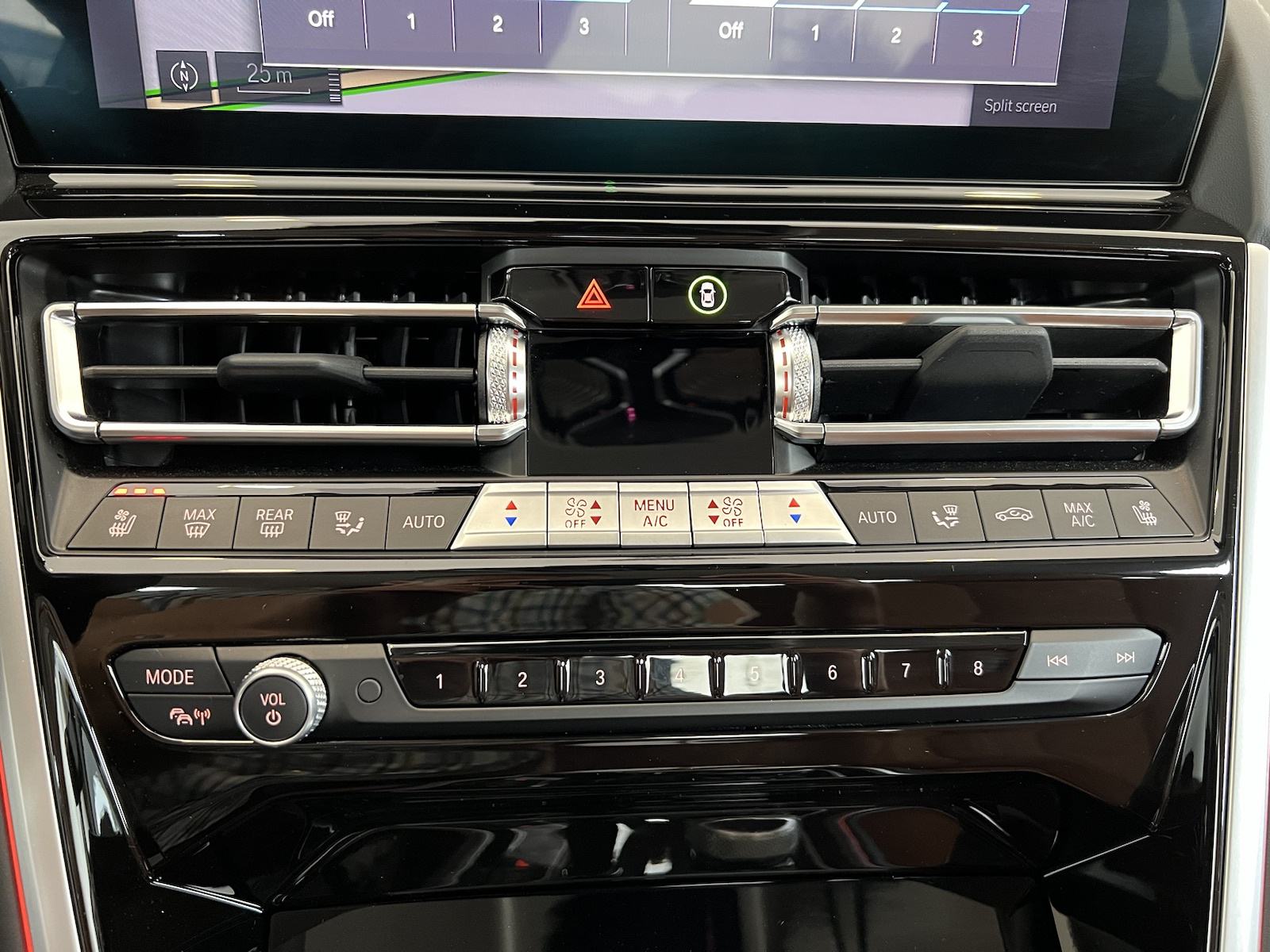 BMW serija 8 M850i xDrive Coupe, fotografija 19