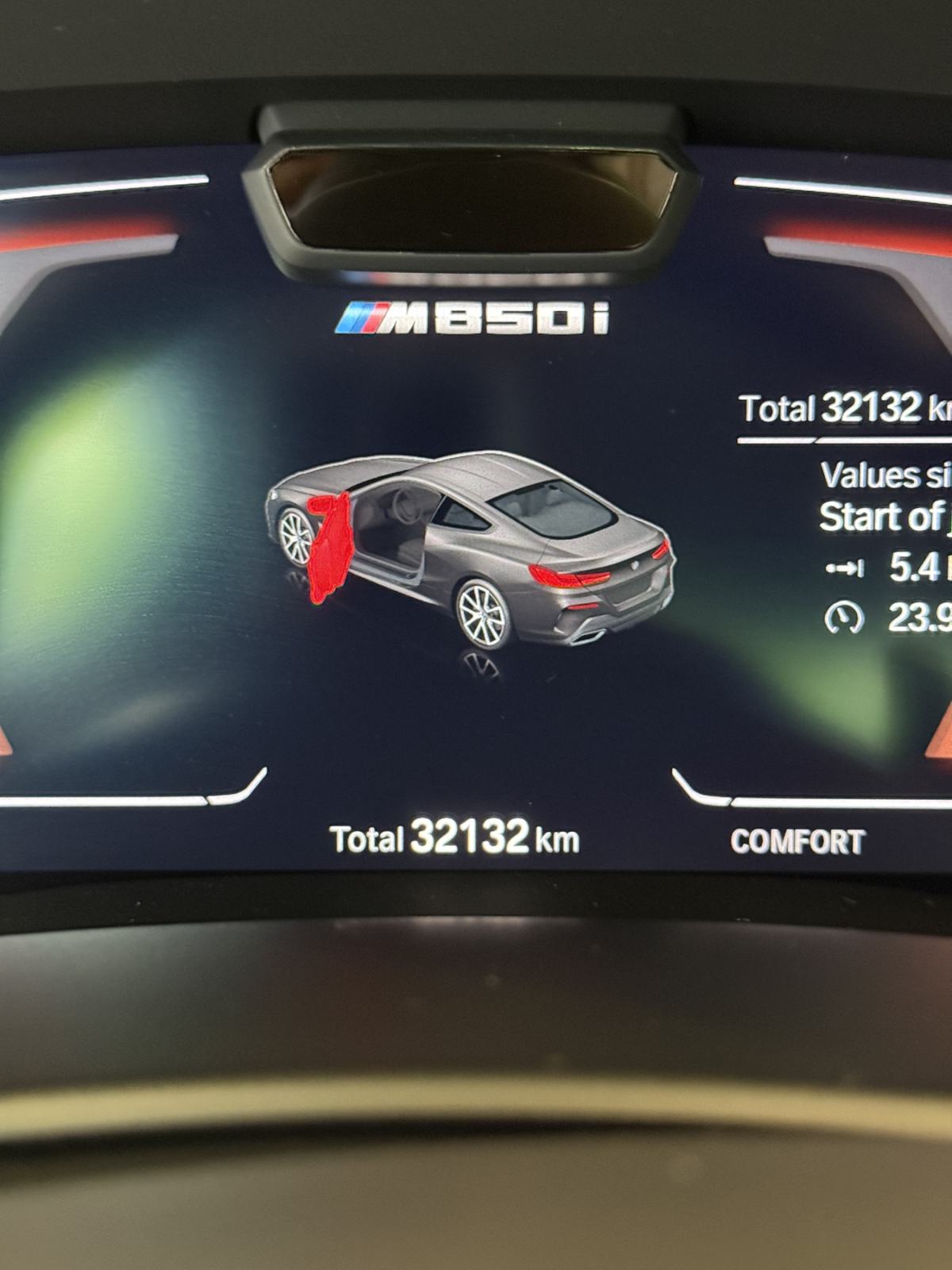 BMW serija 8 M850i xDrive Coupe, fotografija 16