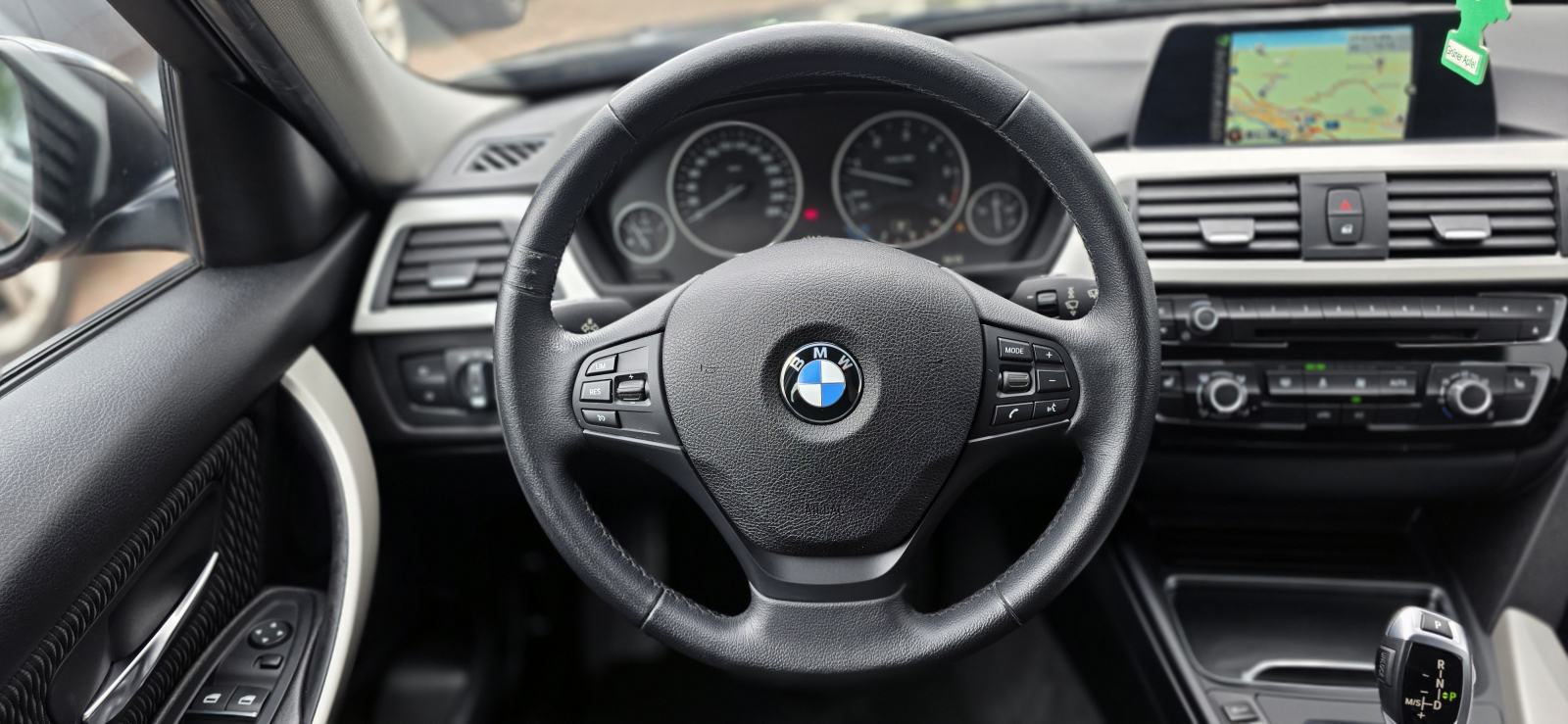 BMW 318d AUT., LED, AUT. KLIMA, NAVI, TEMP, REG 09/26, NA IME., fotografija 13