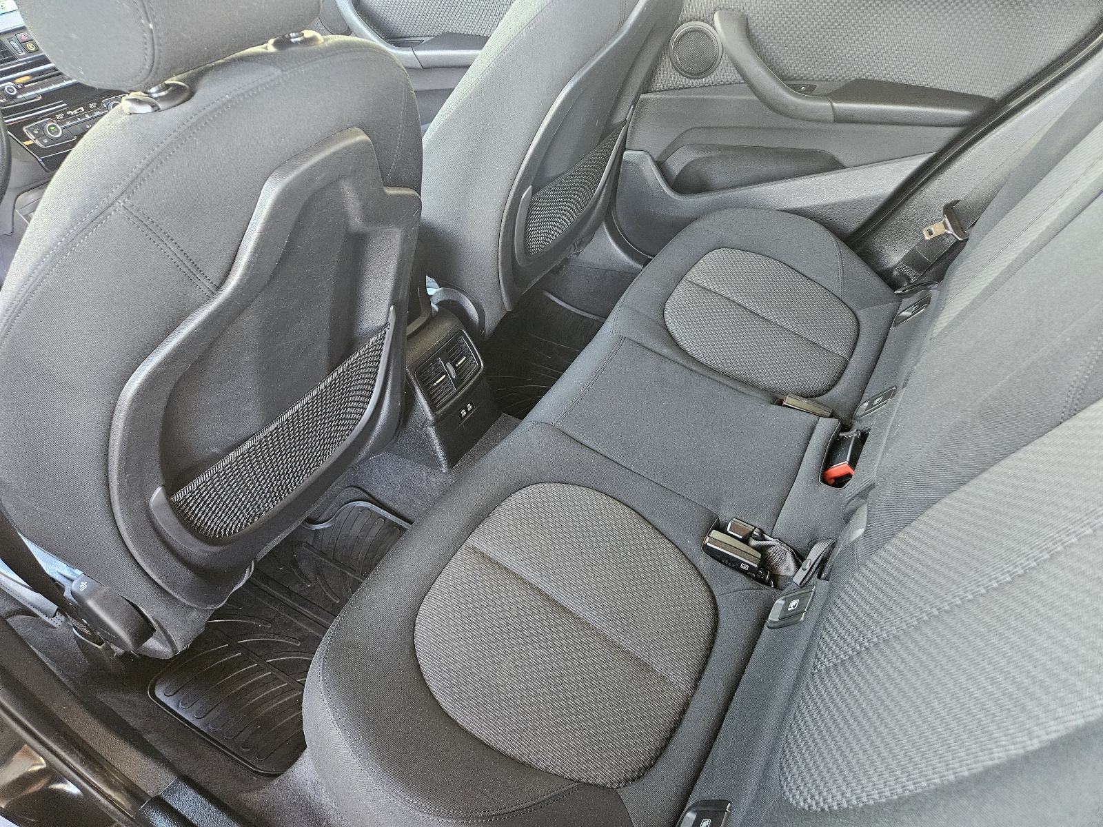 BMW X1 18 d Automatik Advantage*Model 2020g*Serv.Knjiga*Registriran1g*, fotografija 12
