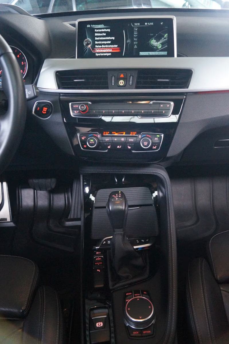 BMW X1 18d aut M-sport LED navi koža HeadUp pano gr.sp.i el.sjedala, fotografija 8