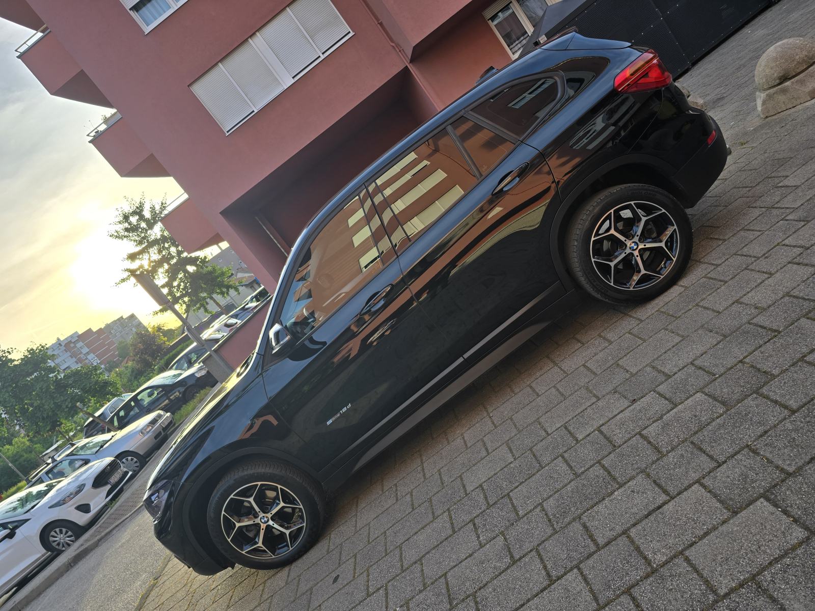 BMW X1 18d Automatik,Alu18,Led,Zatamljen.Zamjena Golf 7,8 Beetle, fotografija 4