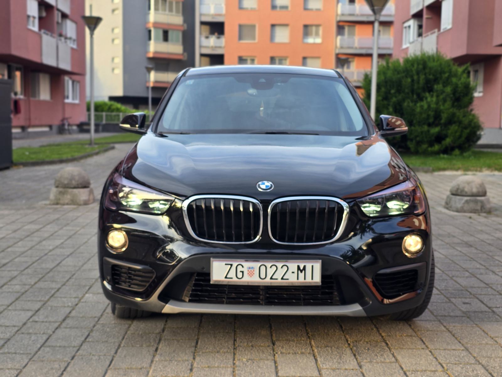 BMW X1 18d Automatik,Alu18,Led,Zatamljen.Zamjena Golf 7,8 Beetle, fotografija 2