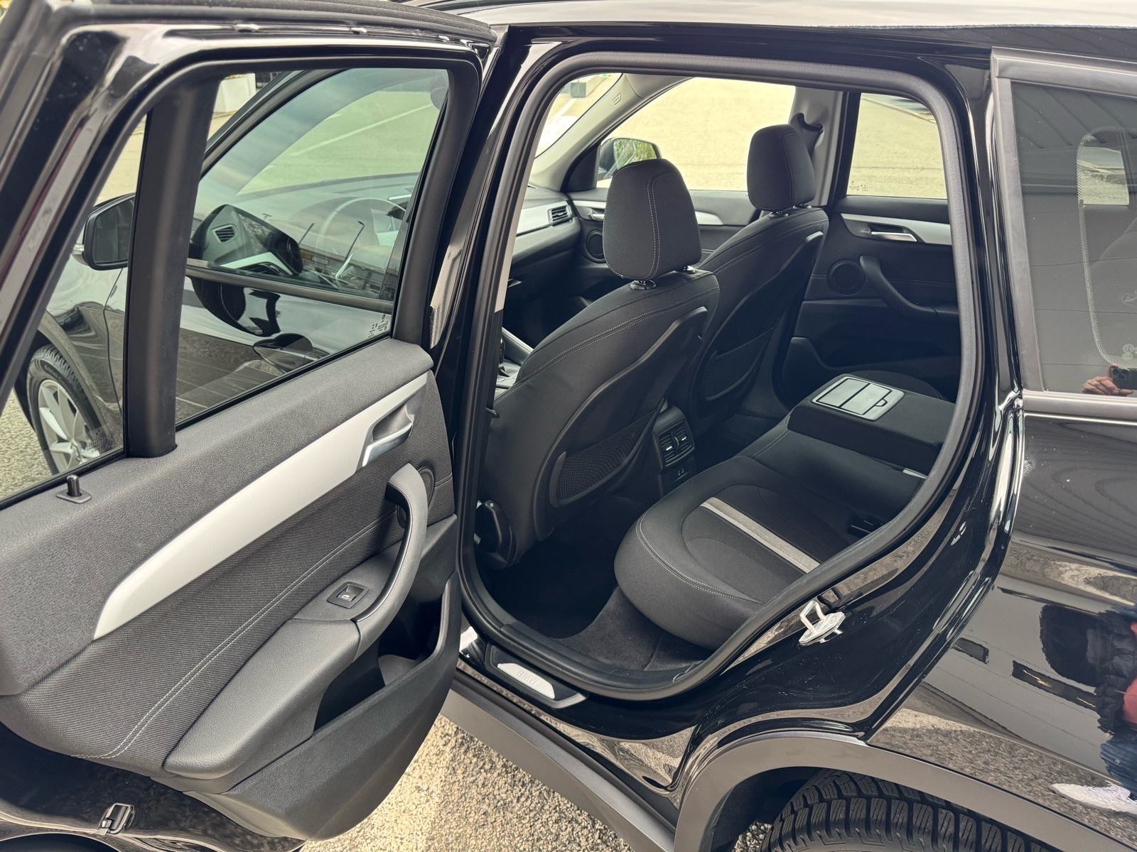 BMW X1 18d *AUTOMATIK,NIJE UVOZ,ORIGINAL KM,SERVISNA,1 VLASNIK,110 KW*, fotografija 11