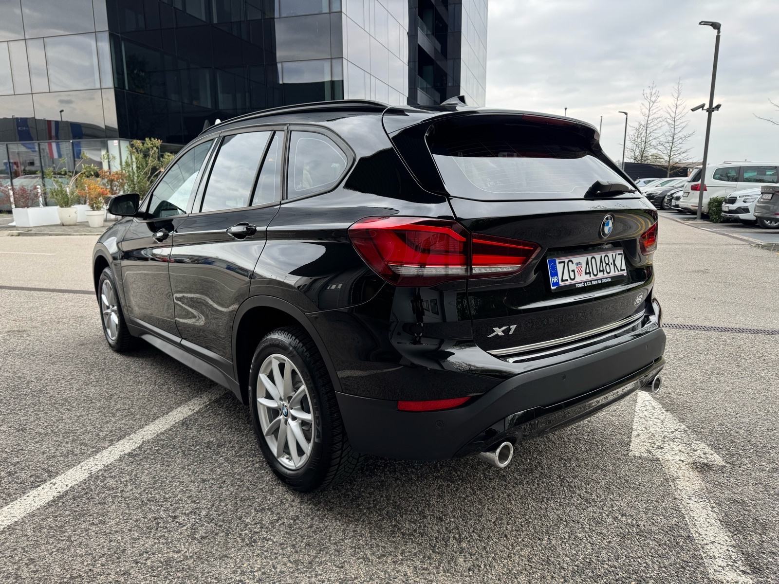 BMW X1 18d *AUTOMATIK,NIJE UVOZ,ORIGINAL KM,SERVISNA,1 VLASNIK,110 KW*, fotografija 3
