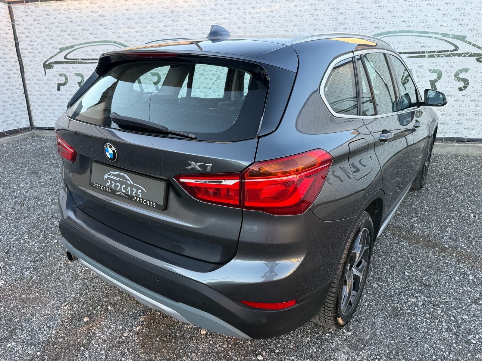 BMW X1 18d xDrive | ADAPTIV LED | HR AUTO | REG 02/27, fotografija 5