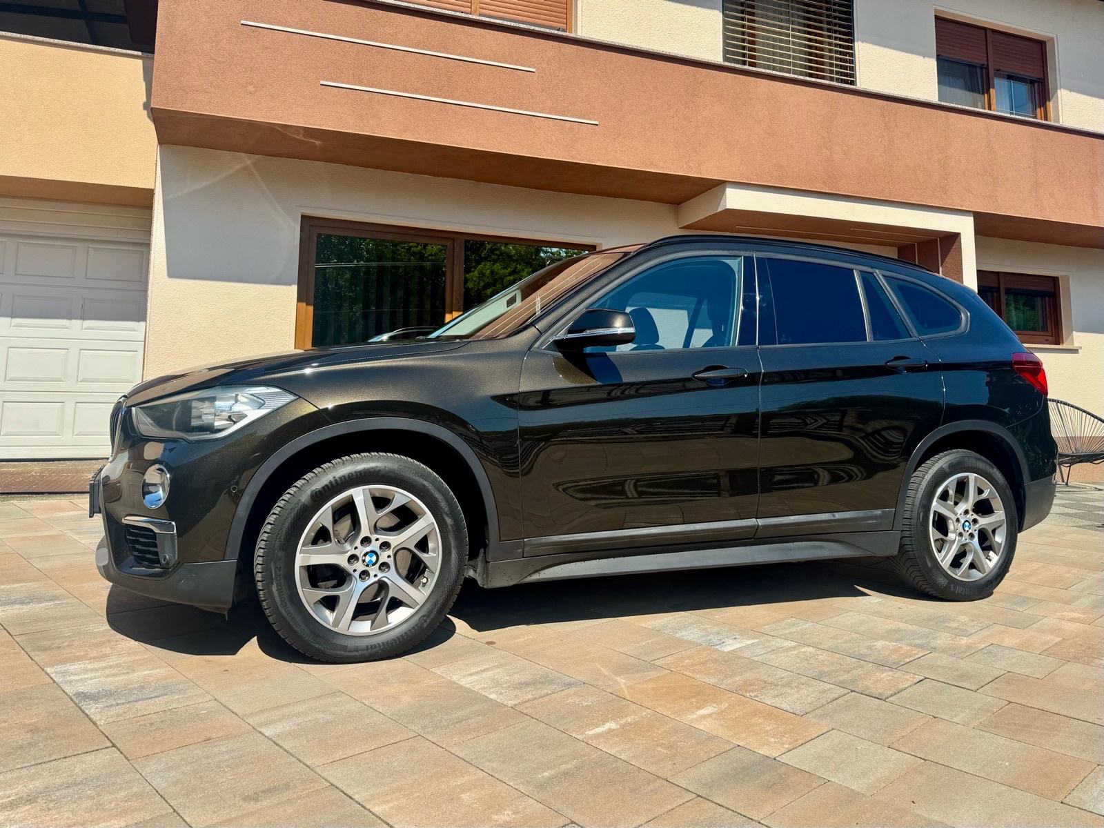 BMW X1 18d automatik,pdc 360*,navi,aluperla boja!, fotografija 6