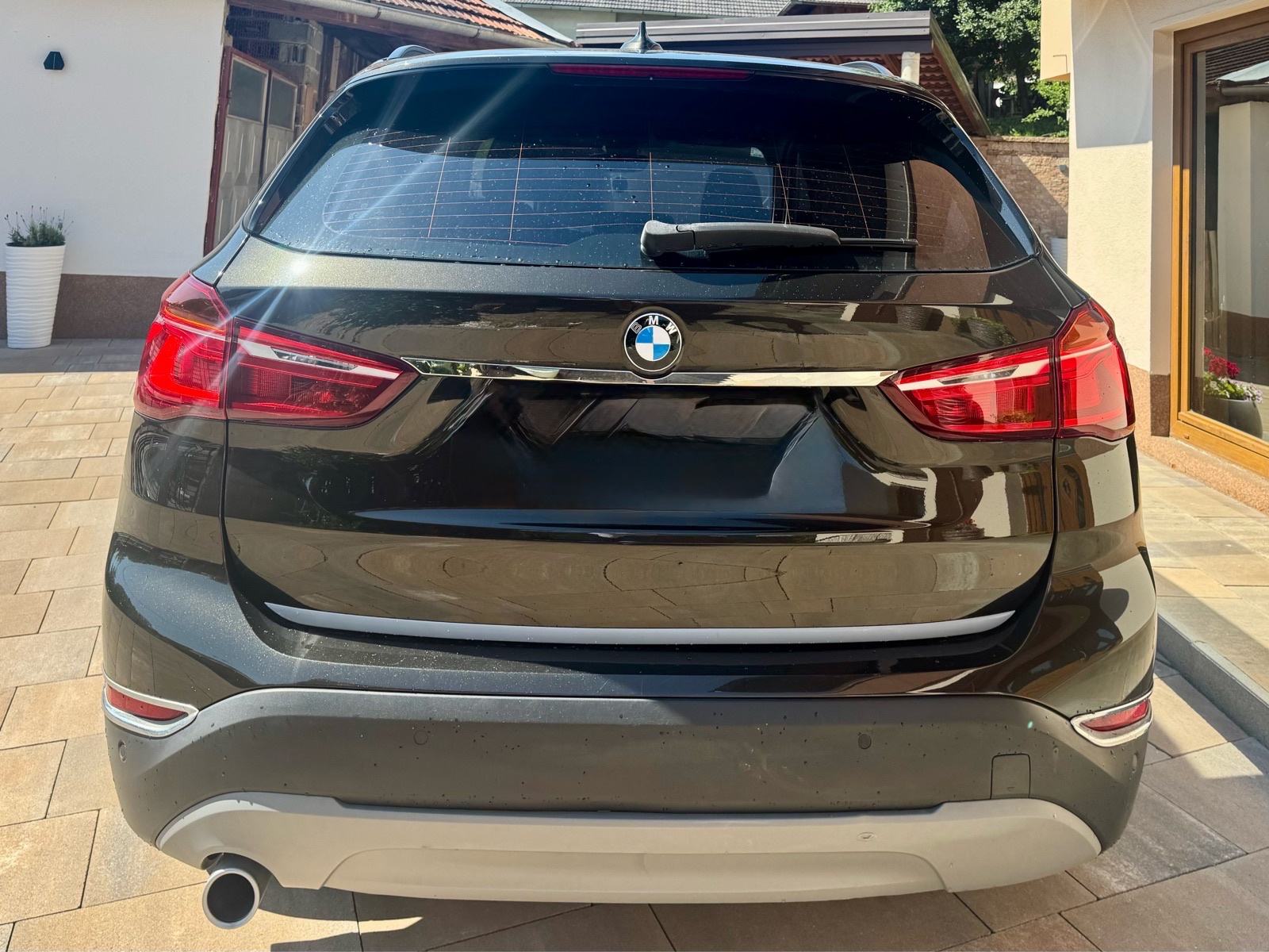 BMW X1 18d automatik,pdc 360*,navi,aluperla boja!, fotografija 9