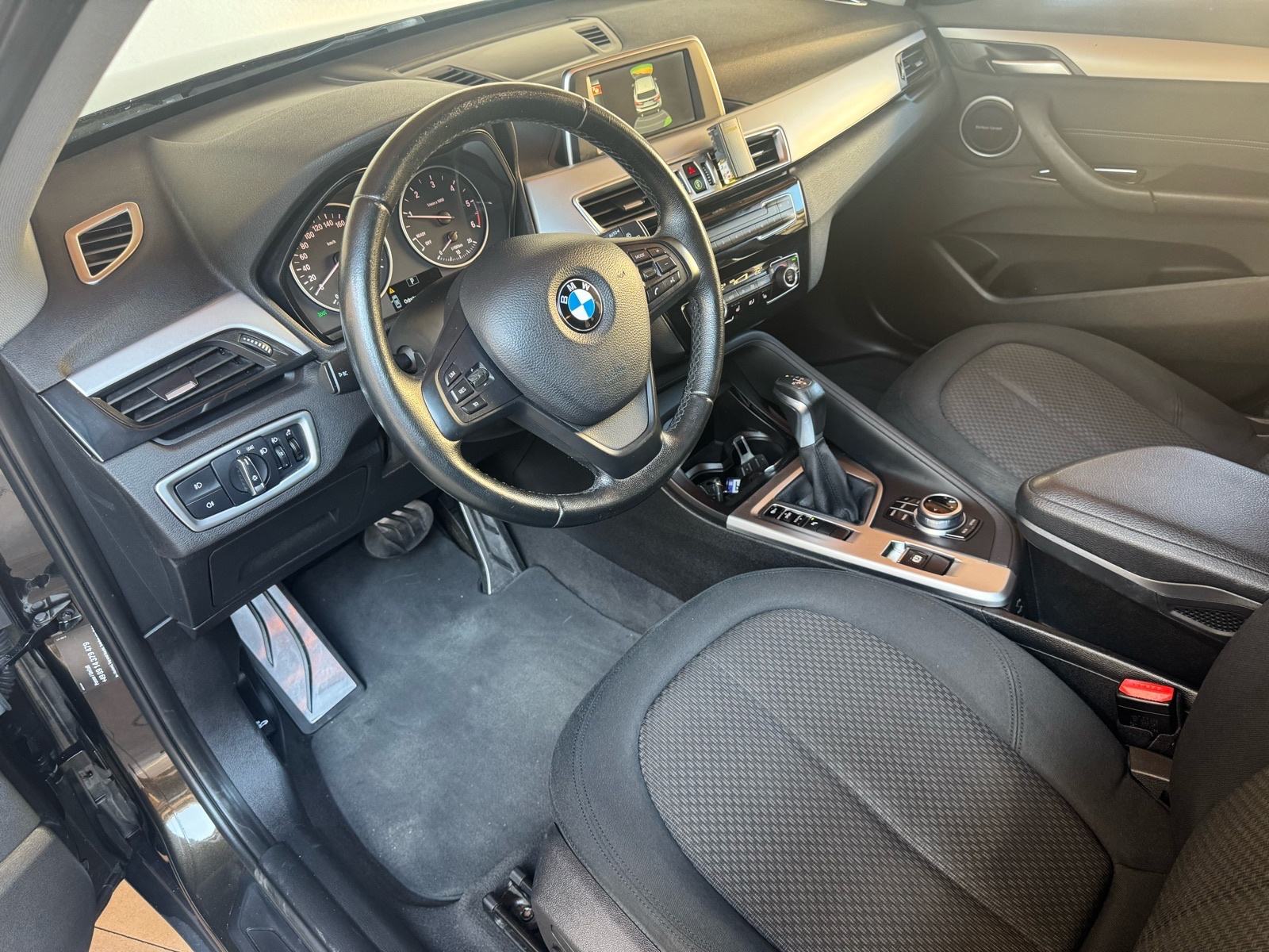 BMW X1 18d automatik,pdc 360*,navi,aluperla boja!, pogled izvana - slika 4