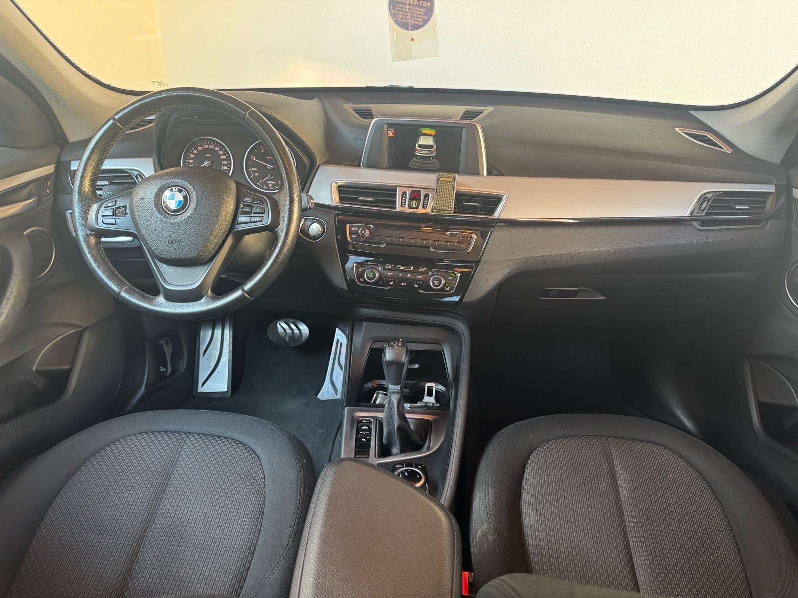 BMW X1 18d automatik,pdc 360*,navi,aluperla boja!, fotografija 12