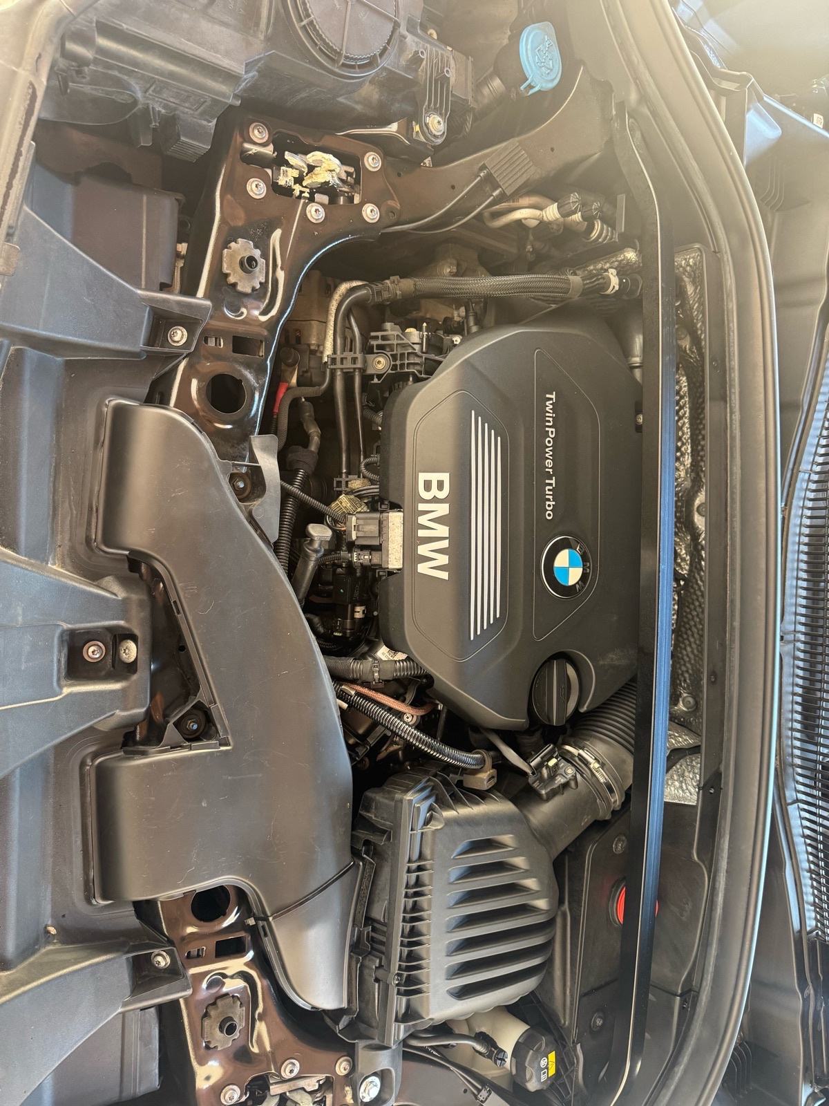 BMW X1 18d automatik,pdc 360*,navi,aluperla boja!, fotografija 15