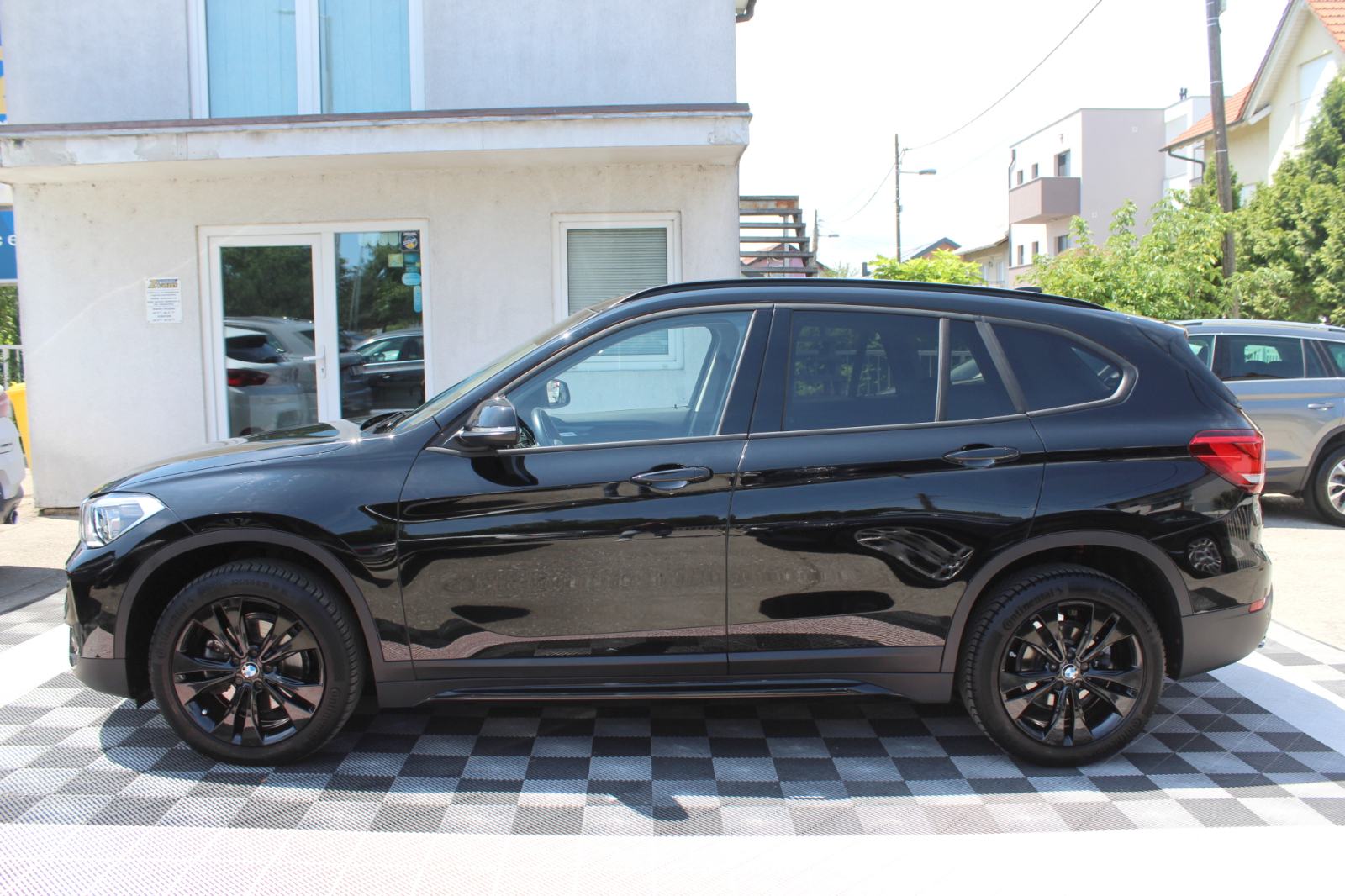 BMW X1 18d AUTOMATIK, SPORT, LED, ALU 18", NAVI, KOŽA, GARANCIJA., pogled izvana - slika 4
