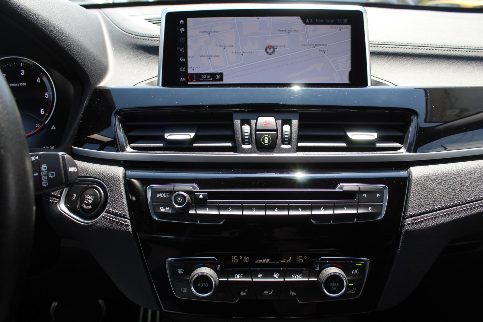 BMW X1 18d AUTOMATIK, SPORT, LED, ALU 18", NAVI, KOŽA, GARANCIJA., fotografija 12