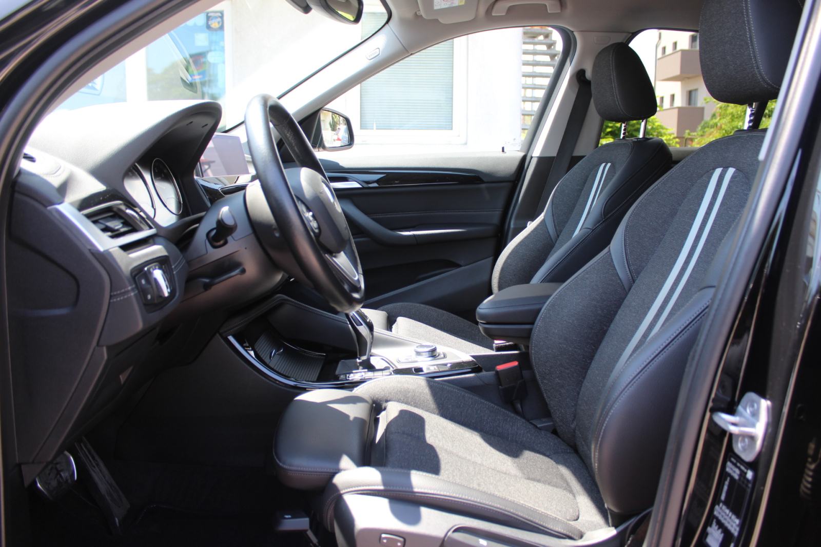 BMW X1 18d AUTOMATIK, SPORT, LED, ALU 18", NAVI, KOŽA, GARANCIJA., fotografija 8