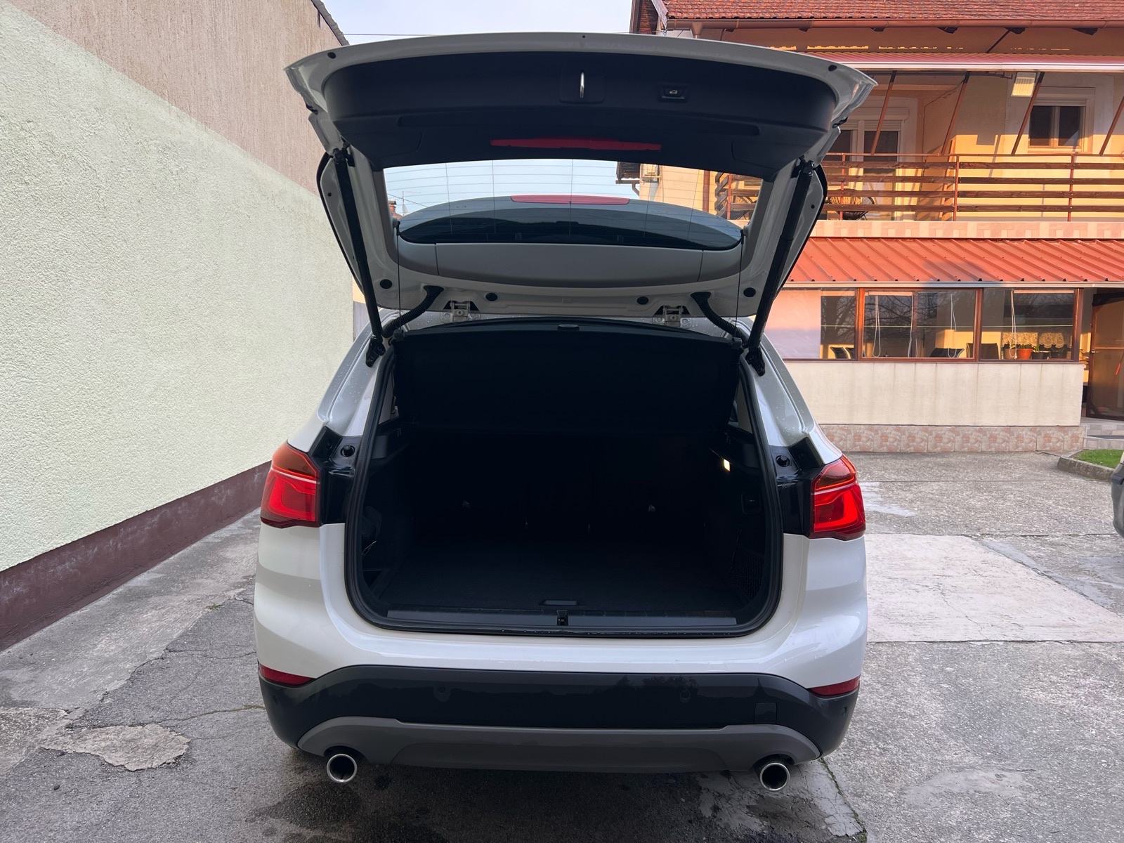 BMW X1 sdrive 1.8d, fotografija 6