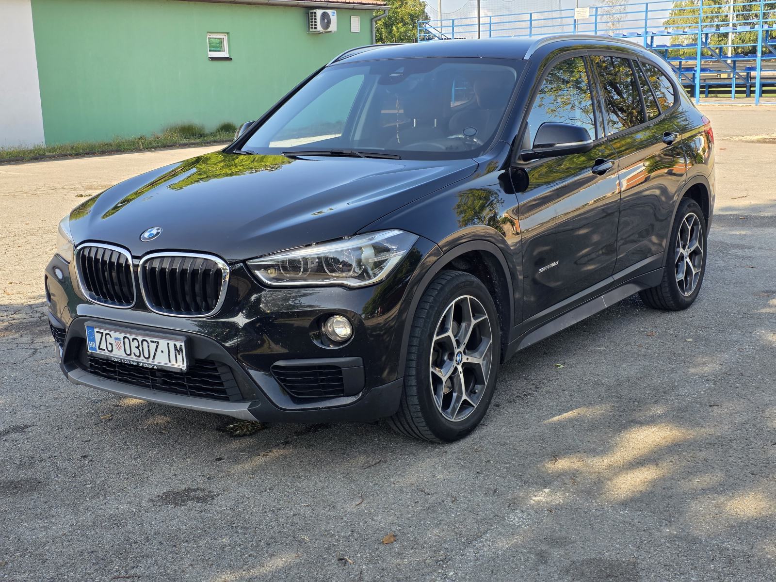 BMW X1 F48 ☆ 2.0D ☆ 150KS ☆ SPORTSKA SJEDALA ☆ LED ☆ 18"/17" KOTAČI ☆, fotografija 2