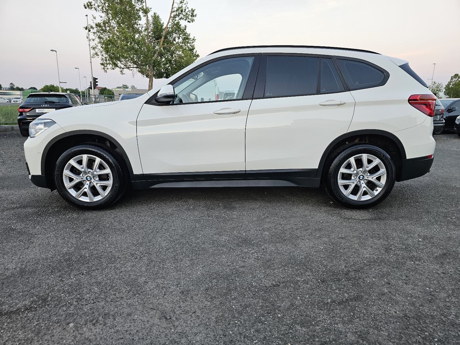 BMW X1 18d ***TOP-STANJE***NAVIGACIJA-XENON-LED***KAMERA-SENZORI***, fotografija 8