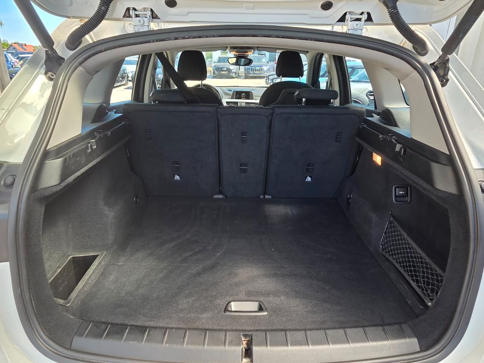 BMW X1 18d xDrive, Advantage, fotografija 5