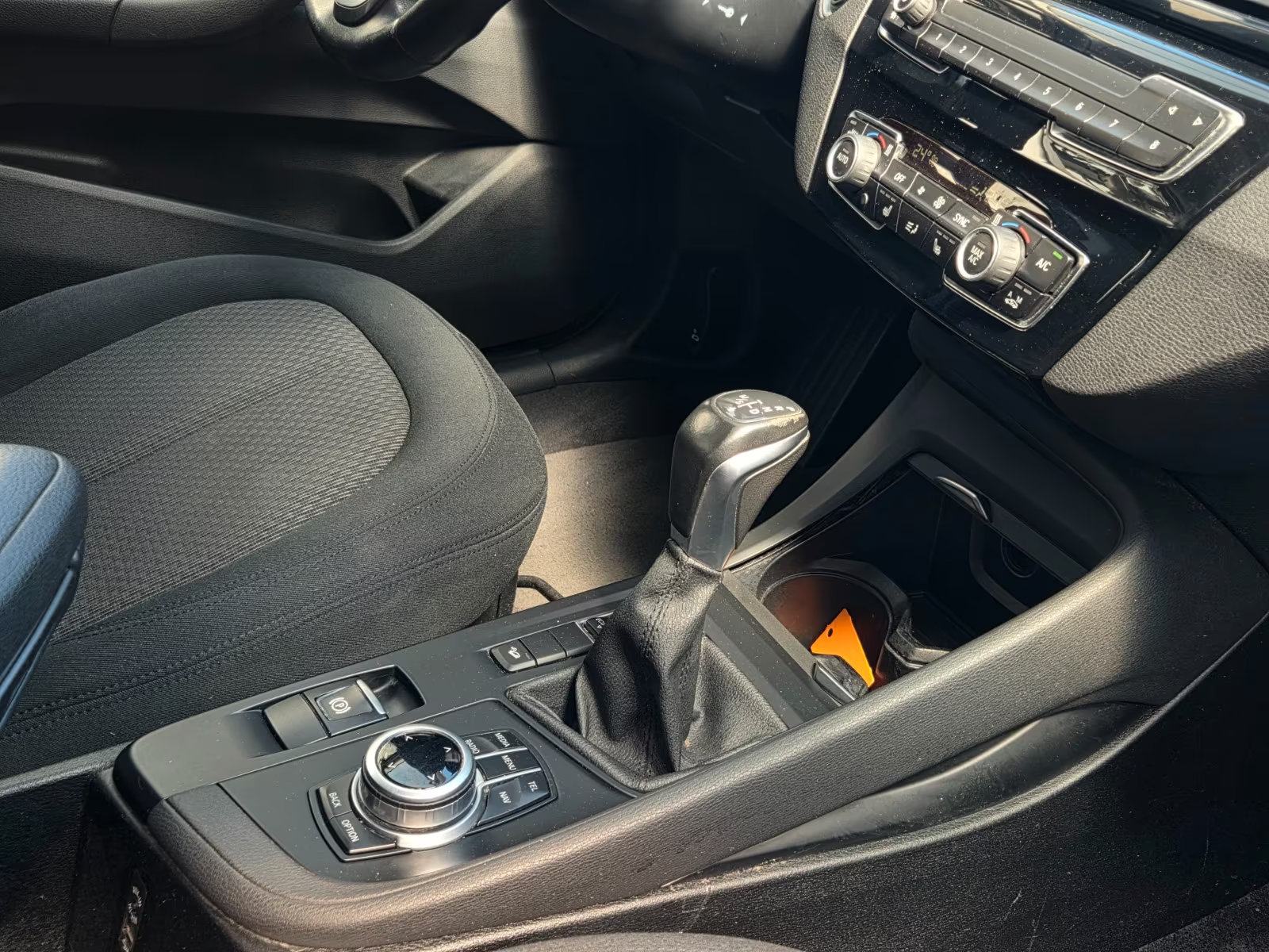 BMW X1 18d xDrive, Advantage, fotografija 11