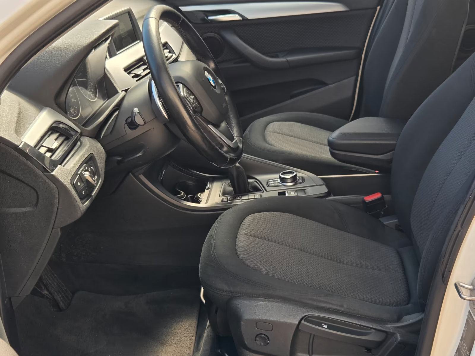 BMW X1 18d xDrive, Advantage, fotografija 14