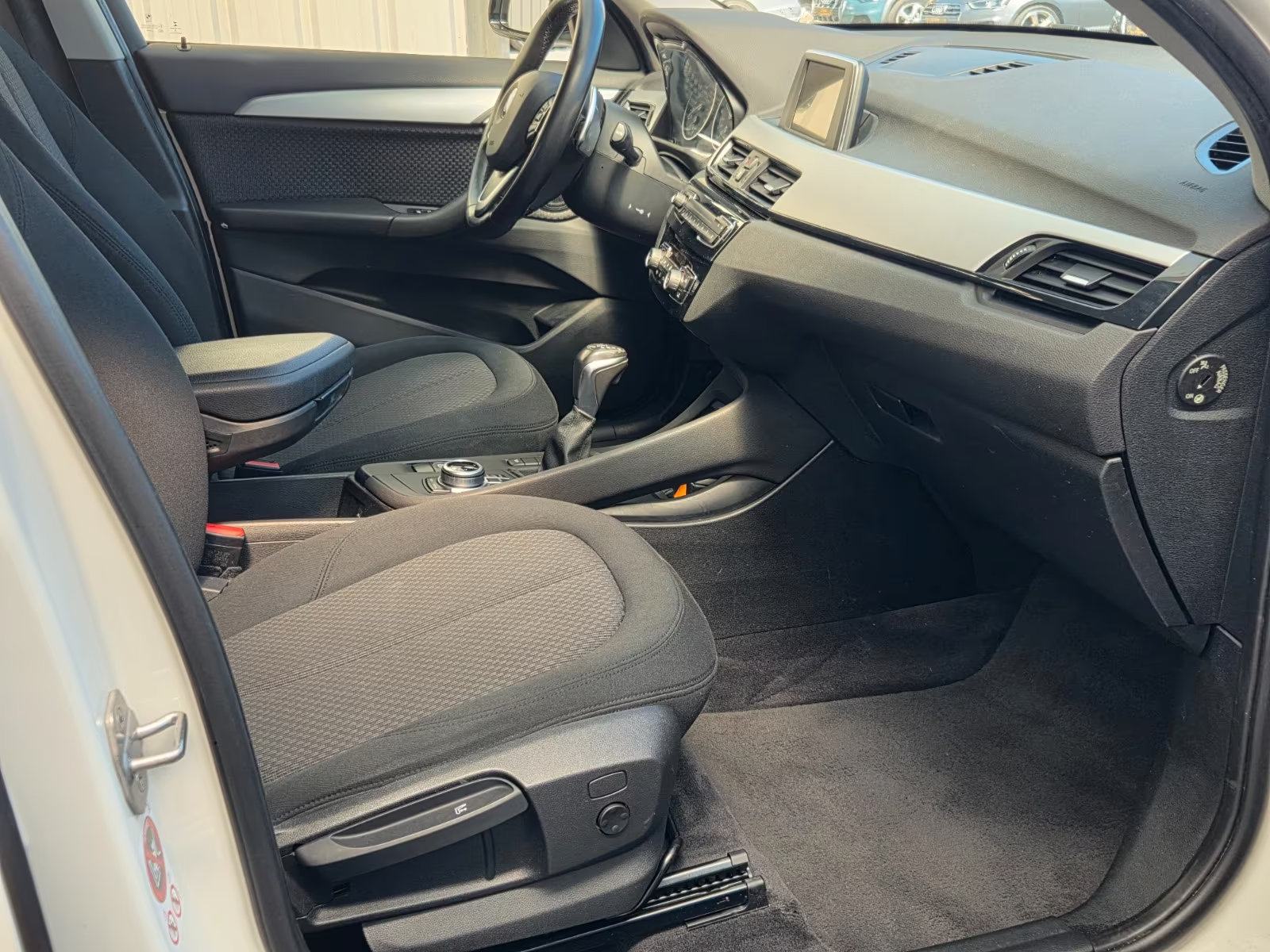 BMW X1 18d xDrive, Advantage, fotografija 15