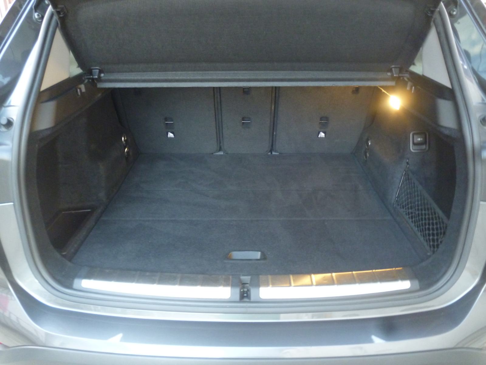 BMW X1 2,0 d , X drive, X Line, kamera, panorama, HR vozilo, fotografija 17