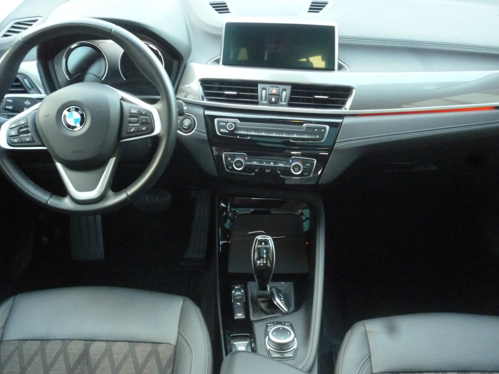 BMW X1 2,0 d , X drive, X Line, kamera, panorama, HR vozilo, fotografija 10