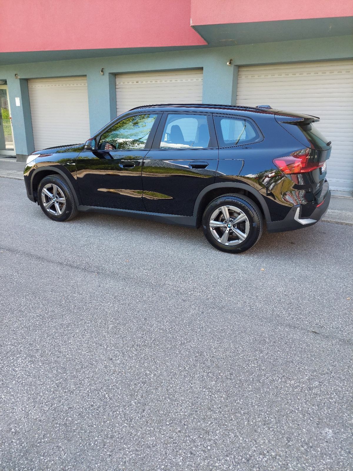 BMW X1 2.0d, X LINE SPORT 1.VL.,reg.7.2027.,KAMERA 360°,GARAŽIRAN, ZG, fotografija 3