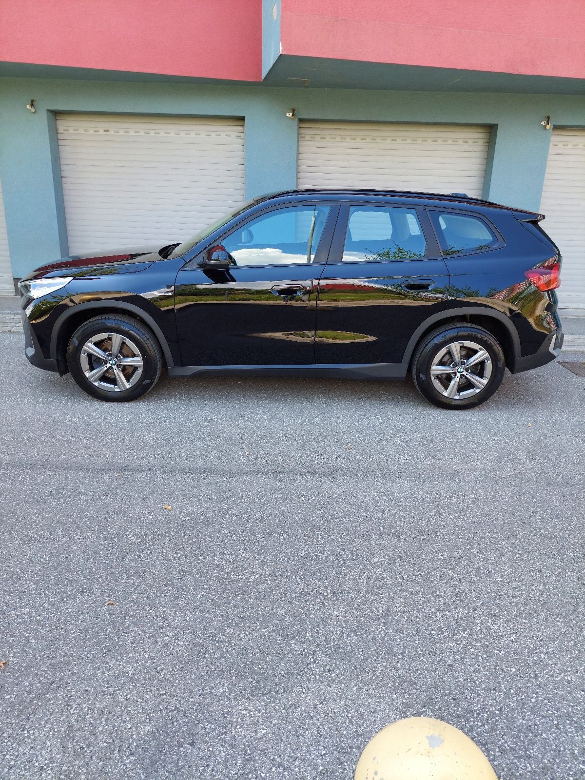 BMW X1 2.0d, X LINE SPORT 1.VL.,reg.7.2027.,KAMERA 360°,GARAŽIRAN, ZG, fotografija 4