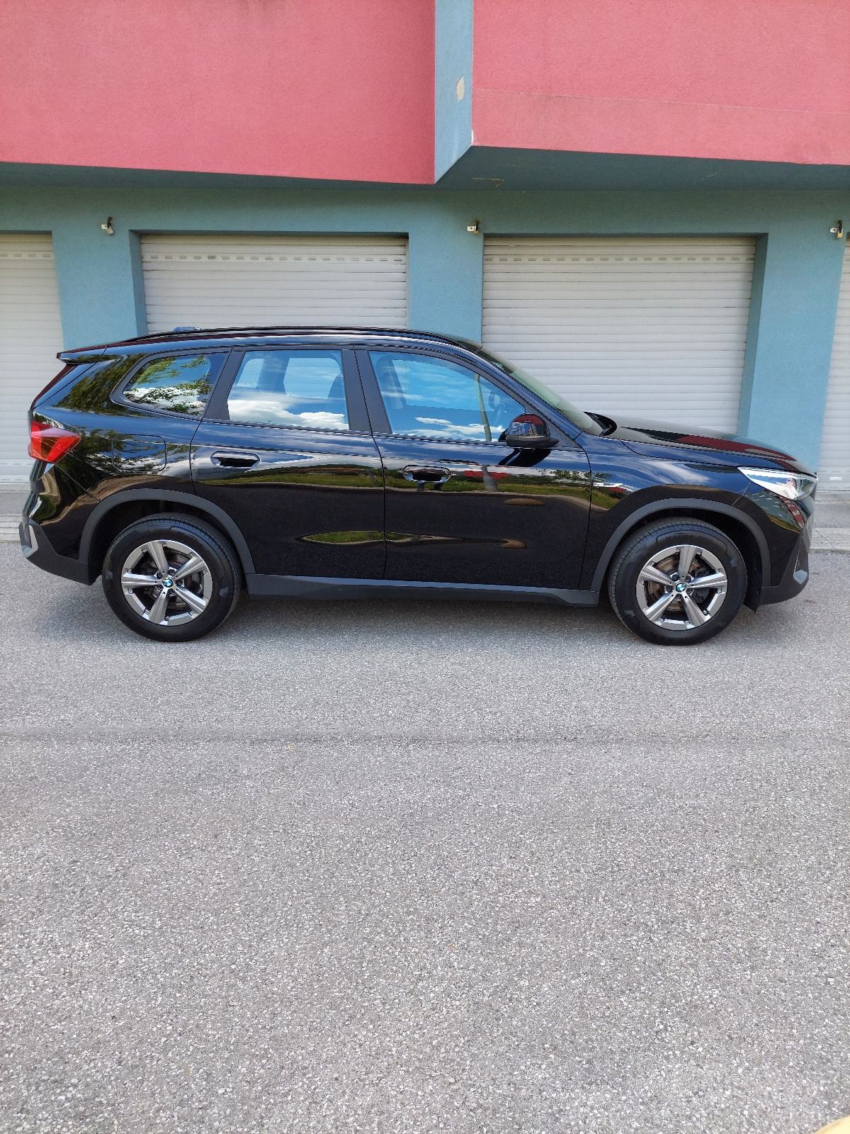 BMW X1 2.0d, X LINE SPORT 1.VL.,reg.7.2027.,KAMERA 360°,GARAŽIRAN, ZG, fotografija 9
